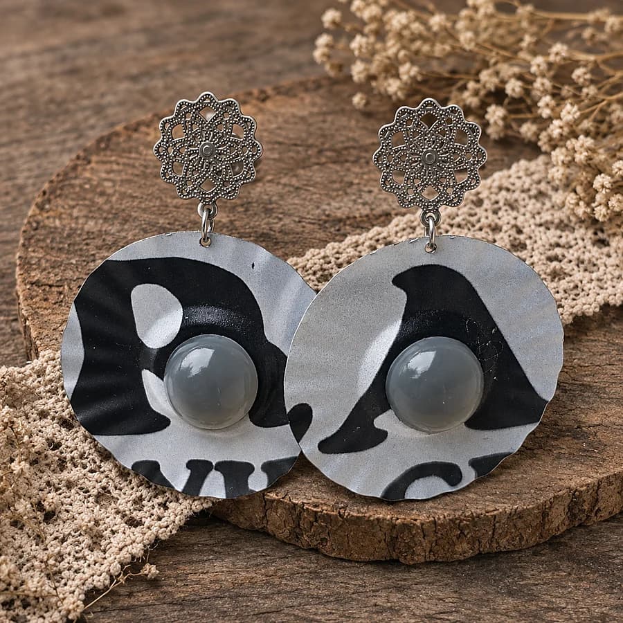 Pendientes blanco y negro